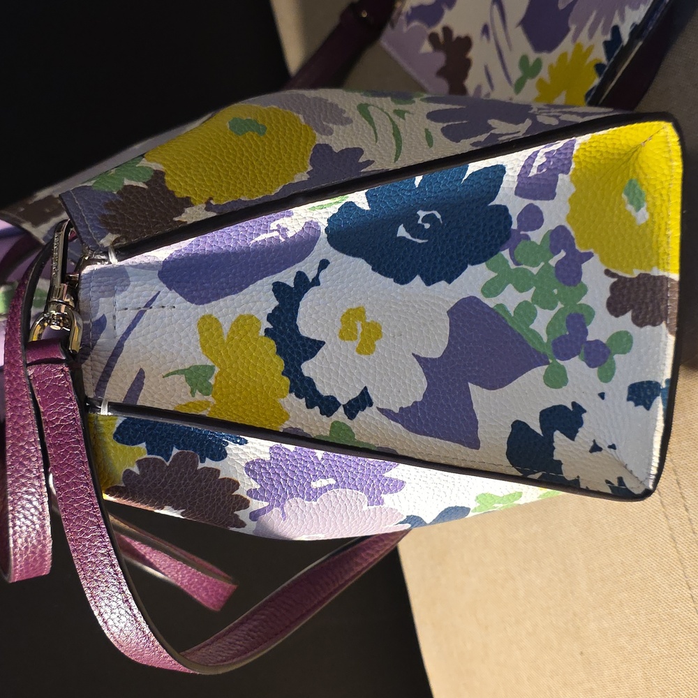 Kate Spade Spring Vibes Floral Tote/Crossbody 2 Pc Set - Picture 5 of 7